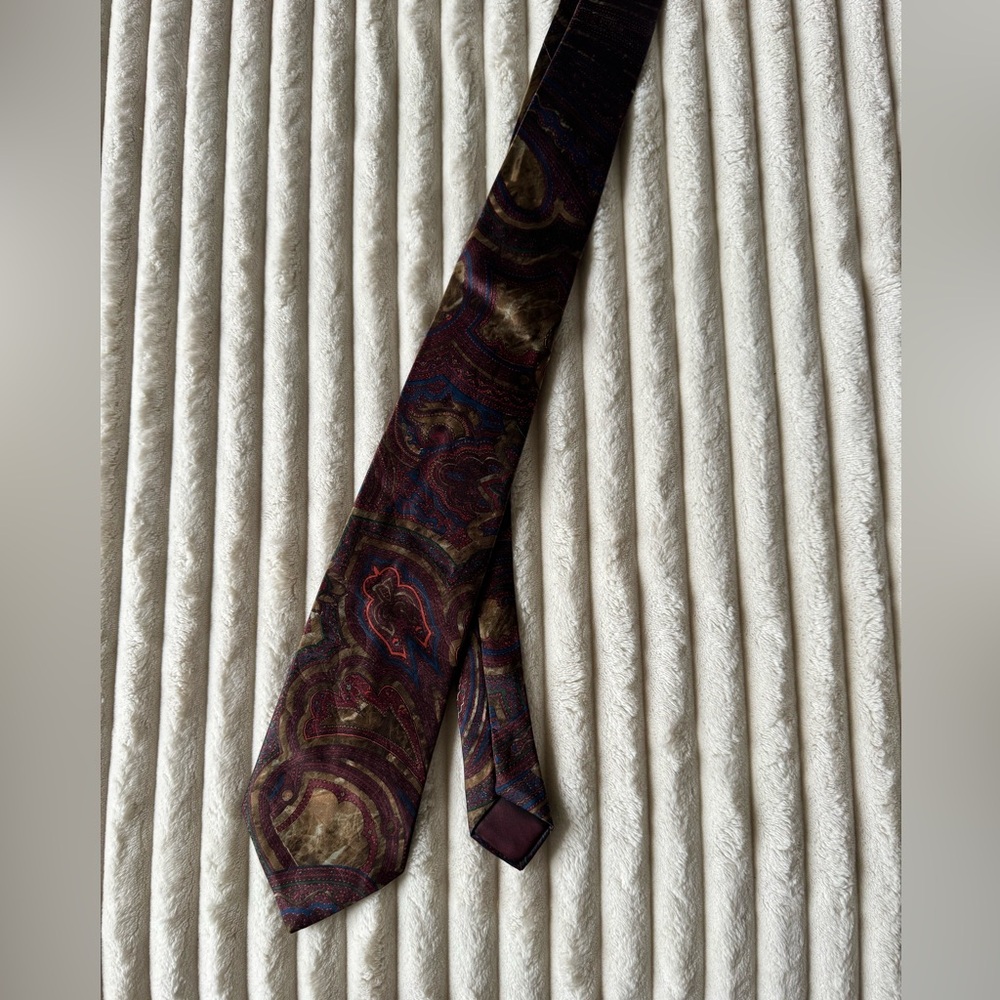 LANVIN Paris  Made in France Designer Vintage Silk Tie - Burgundy Paisley